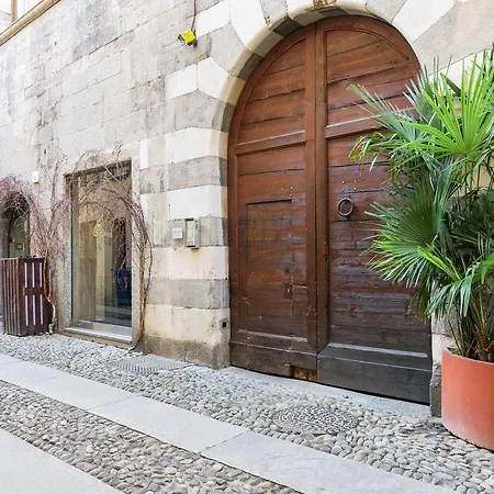 Palazzo Del Pero Luxury Attic - Bymyhomeincomo * Como
