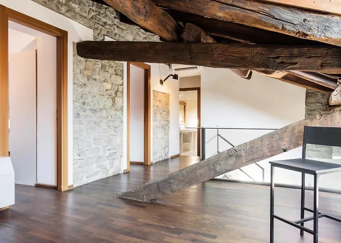 Apartman Palazzo Del Pero Luxury Attic - Bymyhomeincomo Como