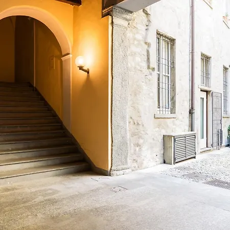 شقة Palazzo Del Pero Luxury Attic - Bymyhomeincomo كومو