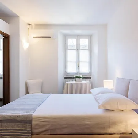 Apartment Palazzo Del Pero Luxury Attic - Bymyhomeincomo