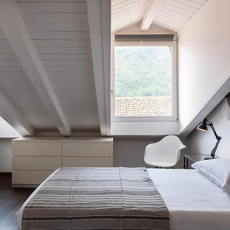Palazzo Del Pero Luxury Attic - Bymyhomeincomo *