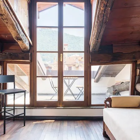 Palazzo Del Pero Luxury Attic - Bymyhomeincomo شقة