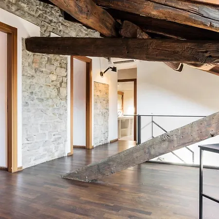 Apartment Palazzo Del Pero Luxury Attic - Bymyhomeincomo Como