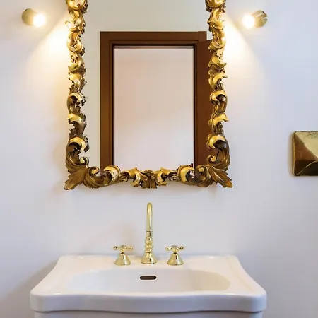 Palazzo Del Pero Luxury Attic - Bymyhomeincomo *