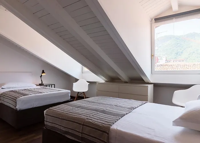 Palazzo Del Pero Luxury Attic - Bymyhomeincomo