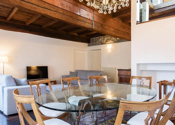 Apartment Palazzo Del Pero Luxury Attic - Bymyhomeincomo *