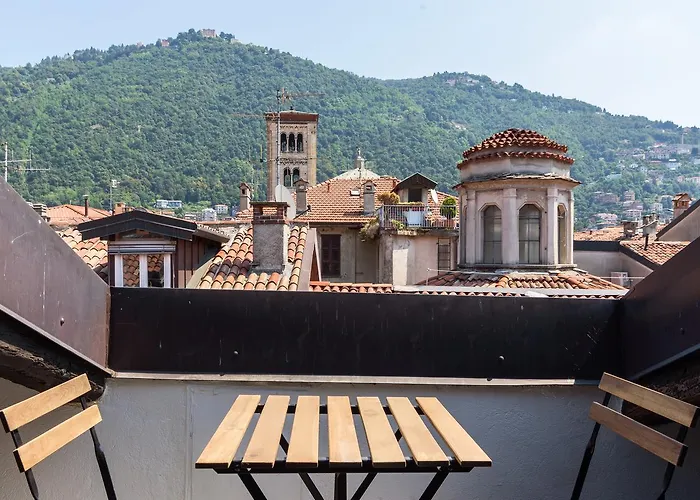 Palazzo Del Pero Luxury Attic - Bymyhomeincomo Apartment *