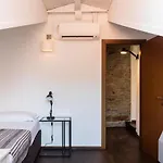 Palazzo Del Pero Luxury Attic - Bymyhomeincomo Apartmán