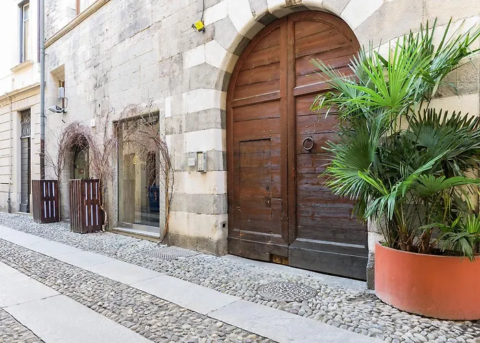 Palazzo Del Pero Luxury Attic - Bymyhomeincomo * קומו